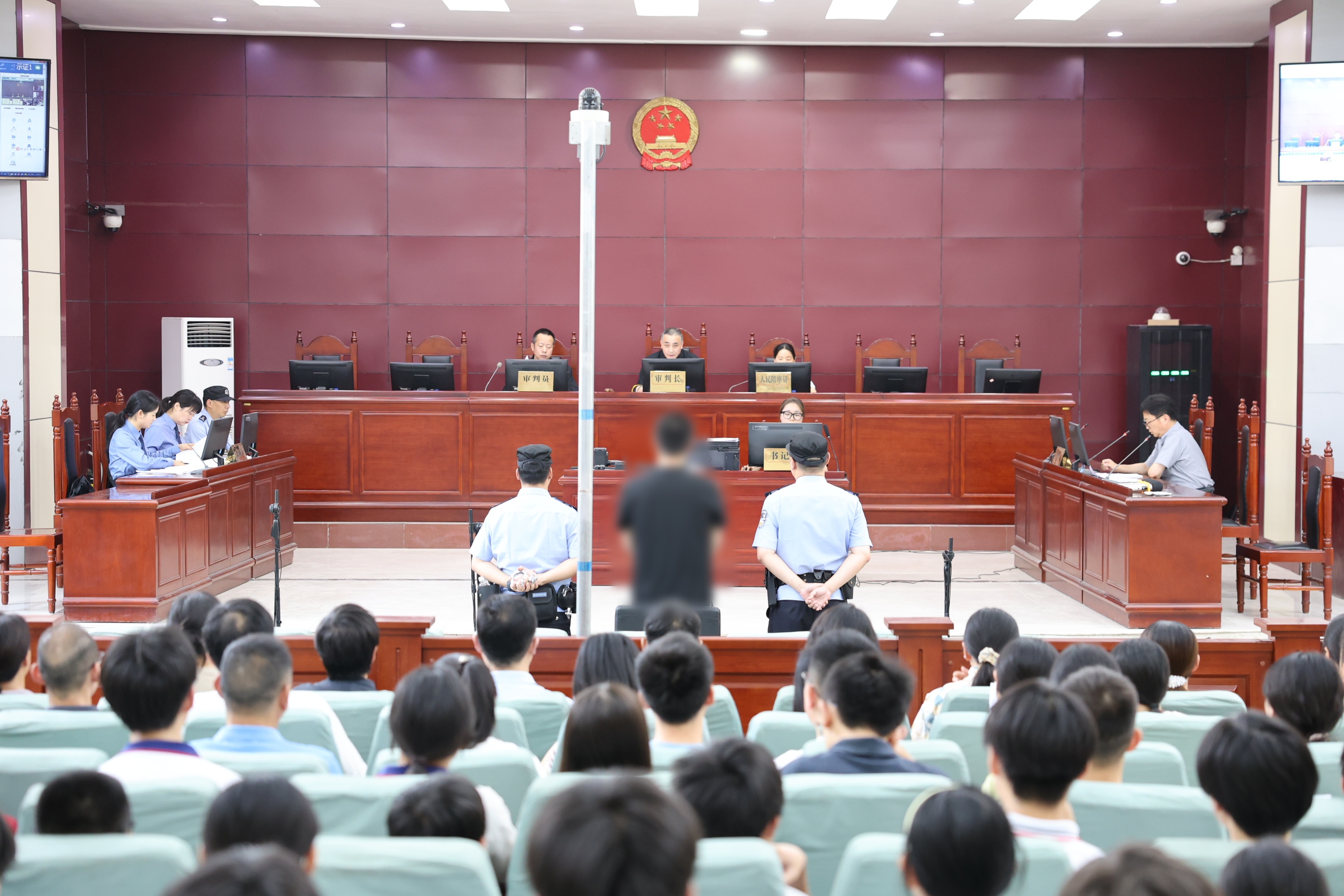 庭审观摩+辣味评议：谷城县院、枣阳市院组团升级公诉技能